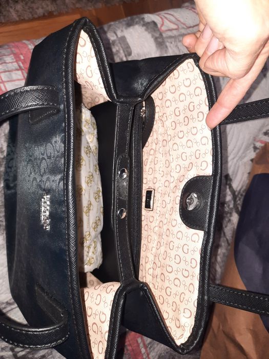 Оригинална чанта GUESS