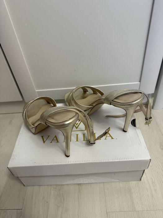 Sandale aurii cu toc de ocazie, nunti, botezuri, cununii, Vanilla Days