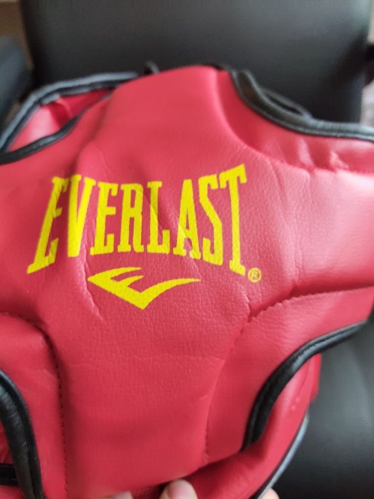 шлем everlast в хорошем состоянии