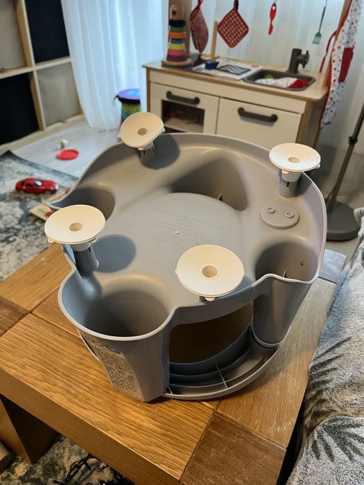 Scaun de baie cu ventuze