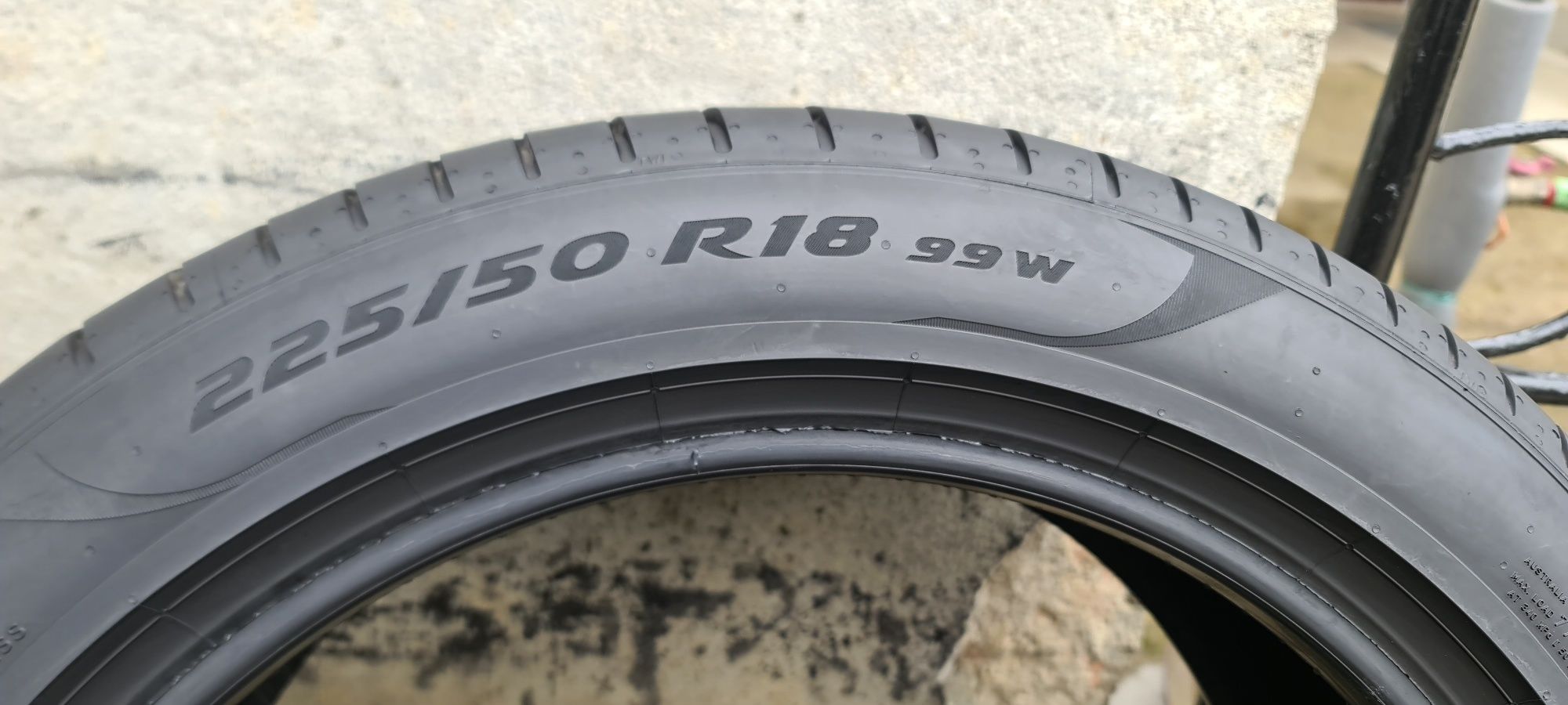 Vând două anvelope de vara pirelli p zero 225 50 18 dot 4718