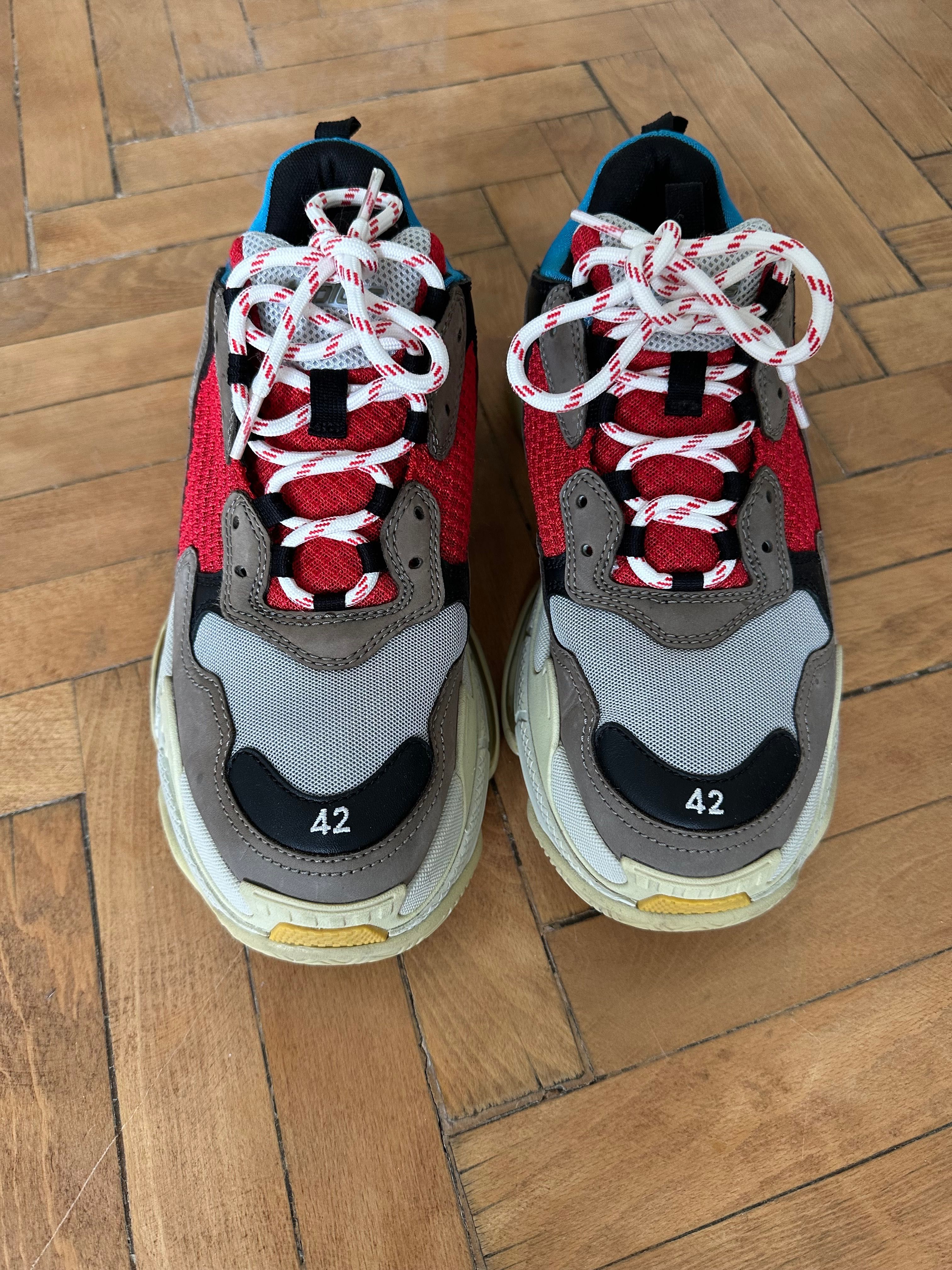 Vand adidasi Balenciaga triple S impecabili nr 42