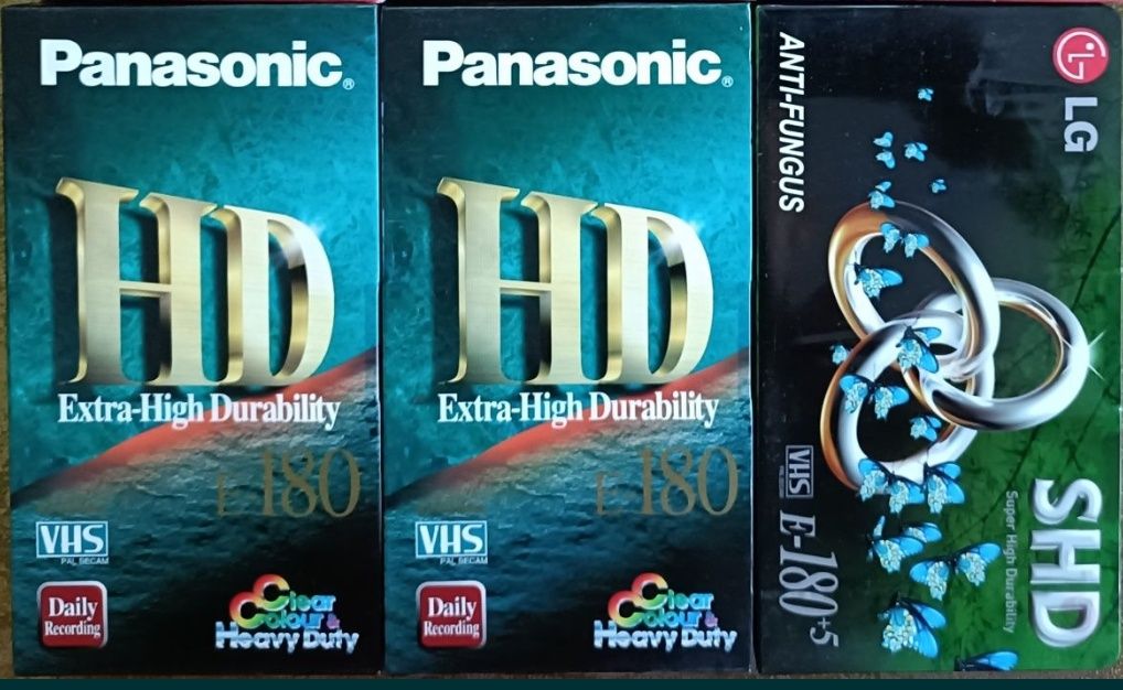 3 casete video Panasonic și LG în folie