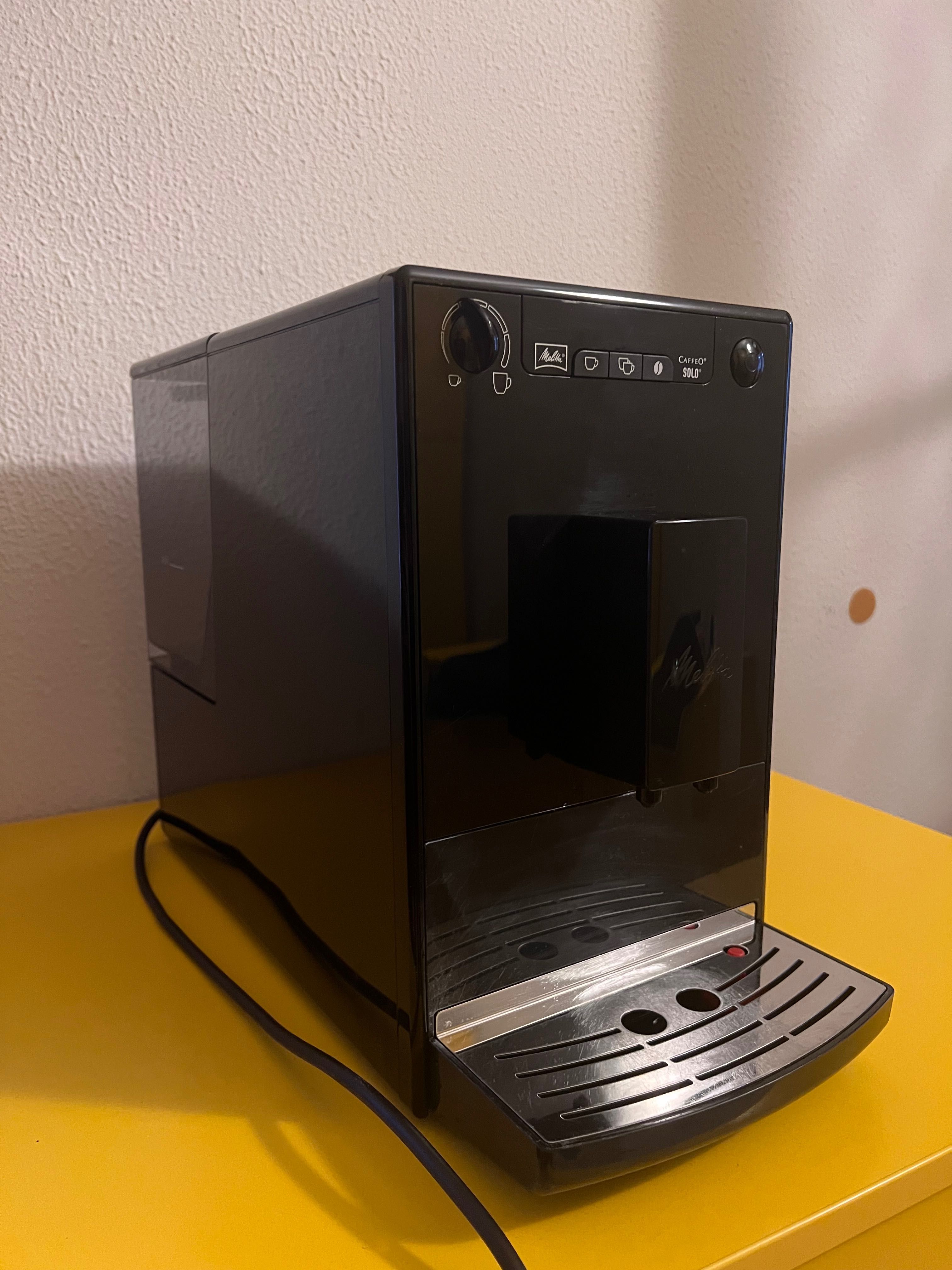 Espressor automat Mellita Caffeo Solo 1.2l