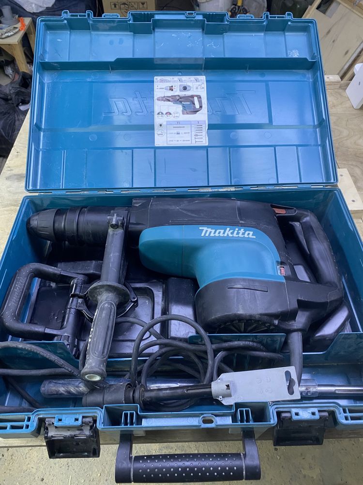 Продам перфоратор Makita HR5201C