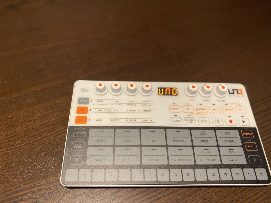 UNO Drum ik multimedia analog drum machine MIDI