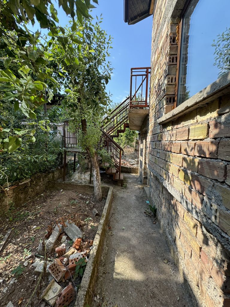 Продава се Къща в Казанлък - 234 кв.м за 394 €/кв.м - Снимка #12