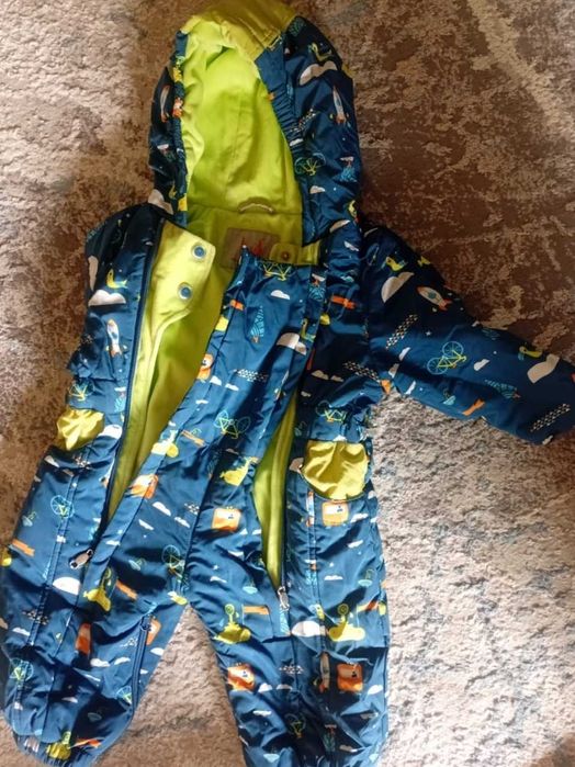 Продам теплый комбез весна