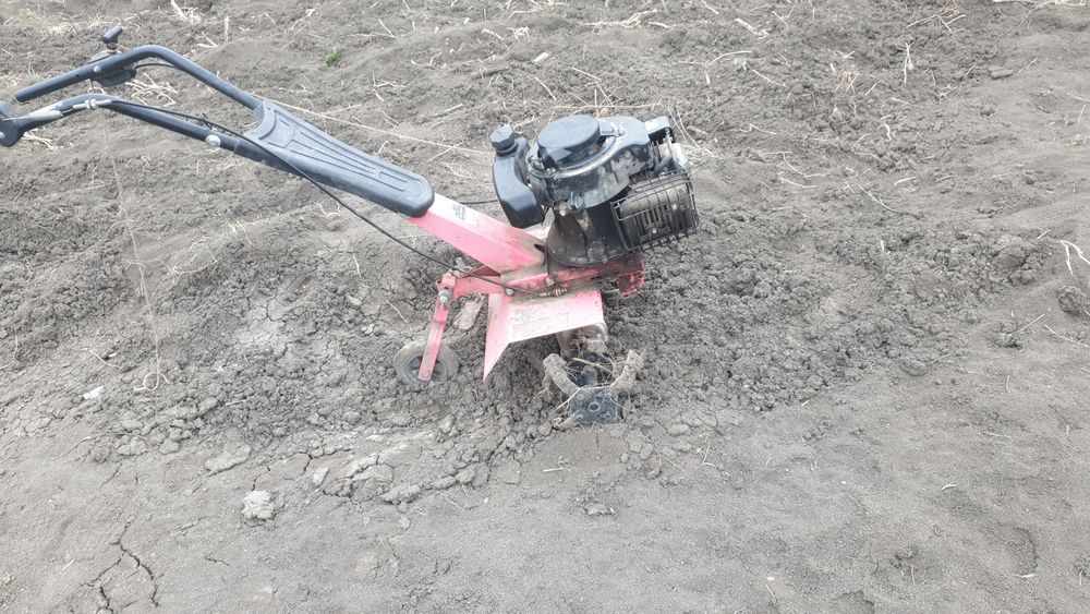 Dau motocultor schimb cu scuter sau atv