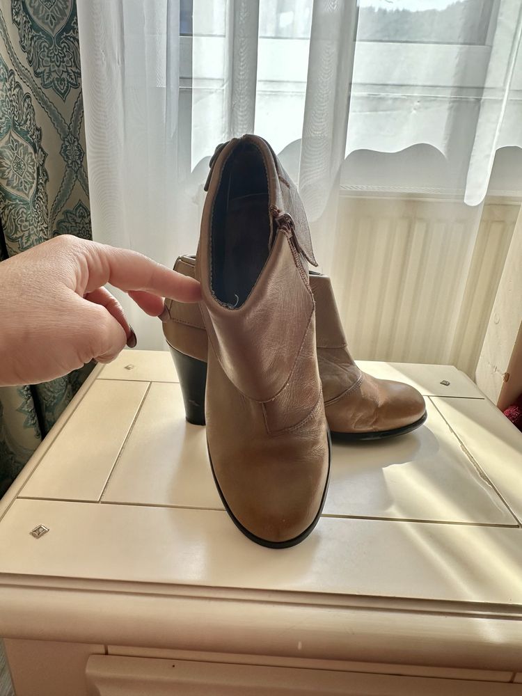 Botine din piele - marime 37
