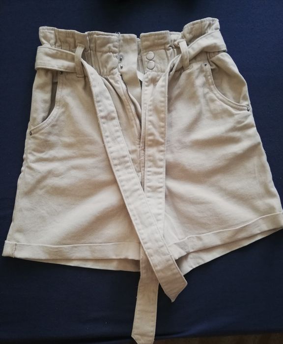 Pantaloni scurți bej talie înaltă H&M, Noi, S