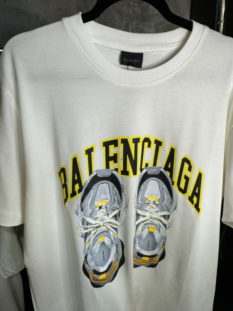 Мъжки Тениски:BALENCIAGA