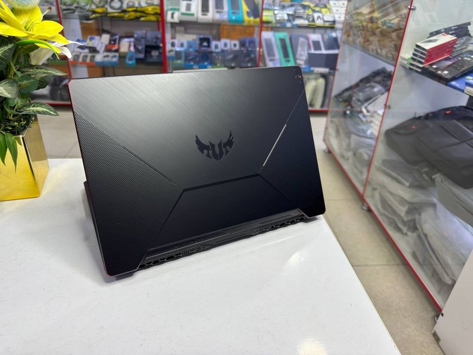 Asus TUF Gaming i5-10300H 24GB 512SSD GTX1650Ti