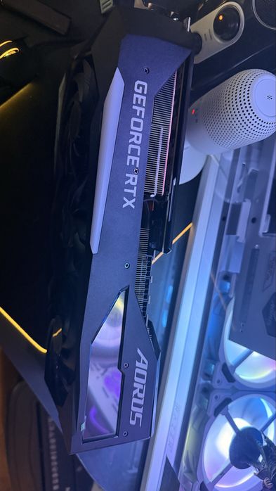 Продавам Nvidia RTX 3070 TI 8GB GDDR6X Aorus MASTER гаранция до 2026