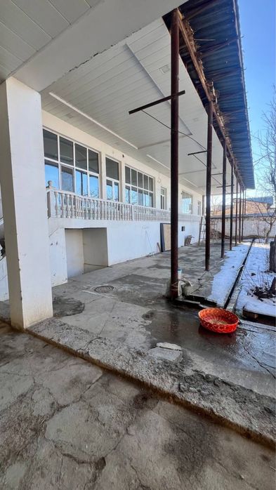 Уй катта ер майдони билан Тош.шахрида