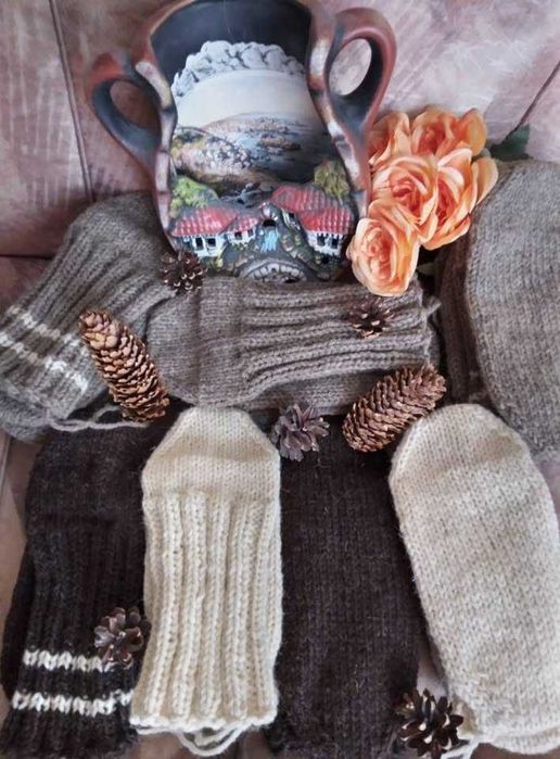 Вълнени чорапи от домашна вълна с тройна нишка на конеца 10 лв.