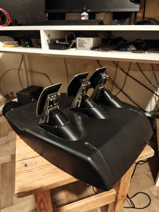 Volan Gaming Logitech Trueforce G923 + schimbător + frana de mana