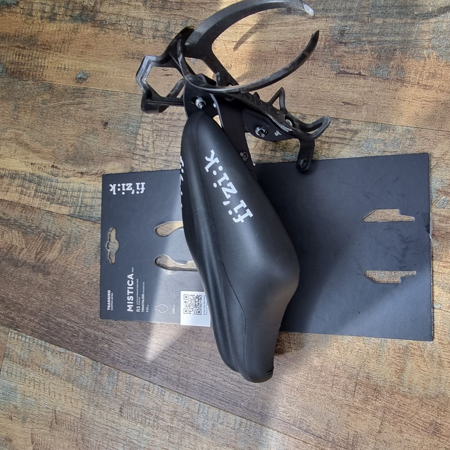 Продам седло Fizik mistica