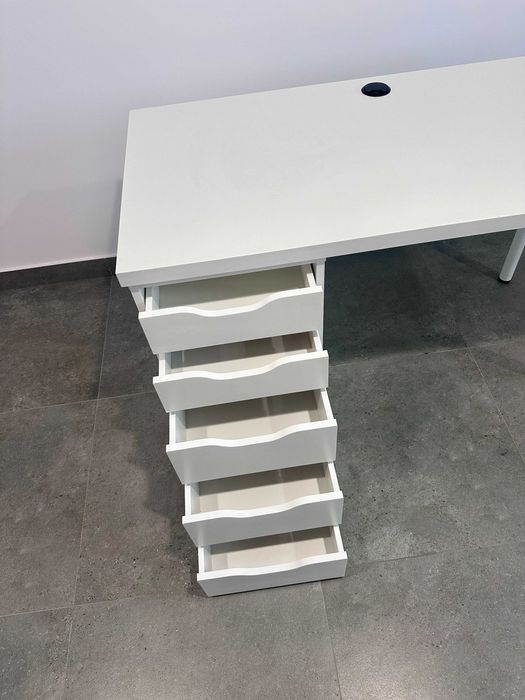 Birou alb cu sertare IKEA Lagkapten / Alex, 120x60 cm, in stare buna
