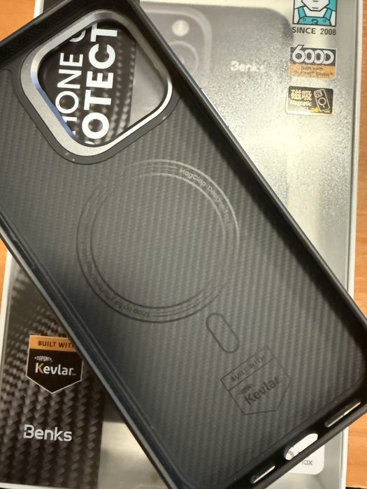 Кейсиве за Iphone 16 Pro / 15 Pro Max