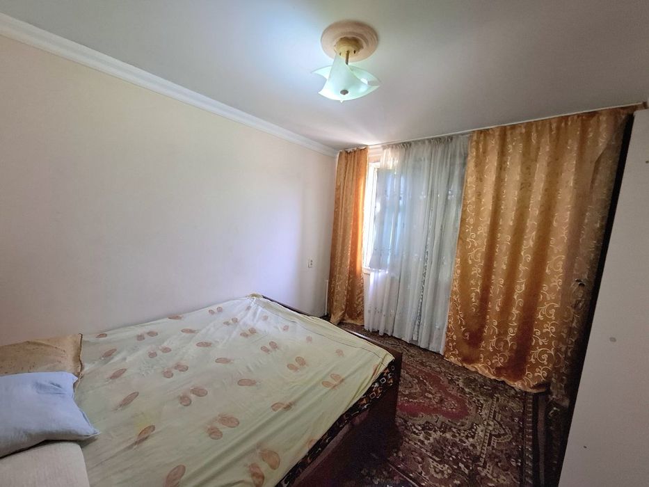 Студент киз ва болларга Самкочда