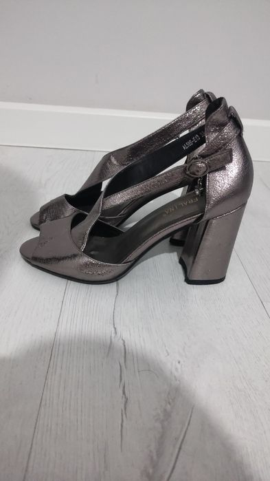 Туфли для девушек и женщин