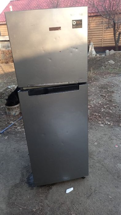 Холодильник не в рабочем состоянии но легко подлежащий ремонту