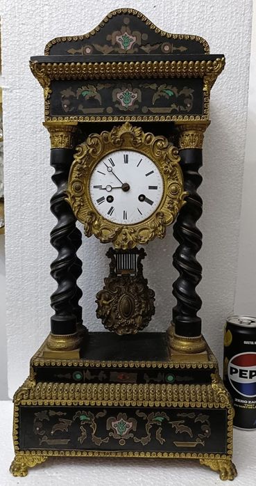 Ceas de semineu cu.torsade si elemente din bronz,  Napoleon vechi sec