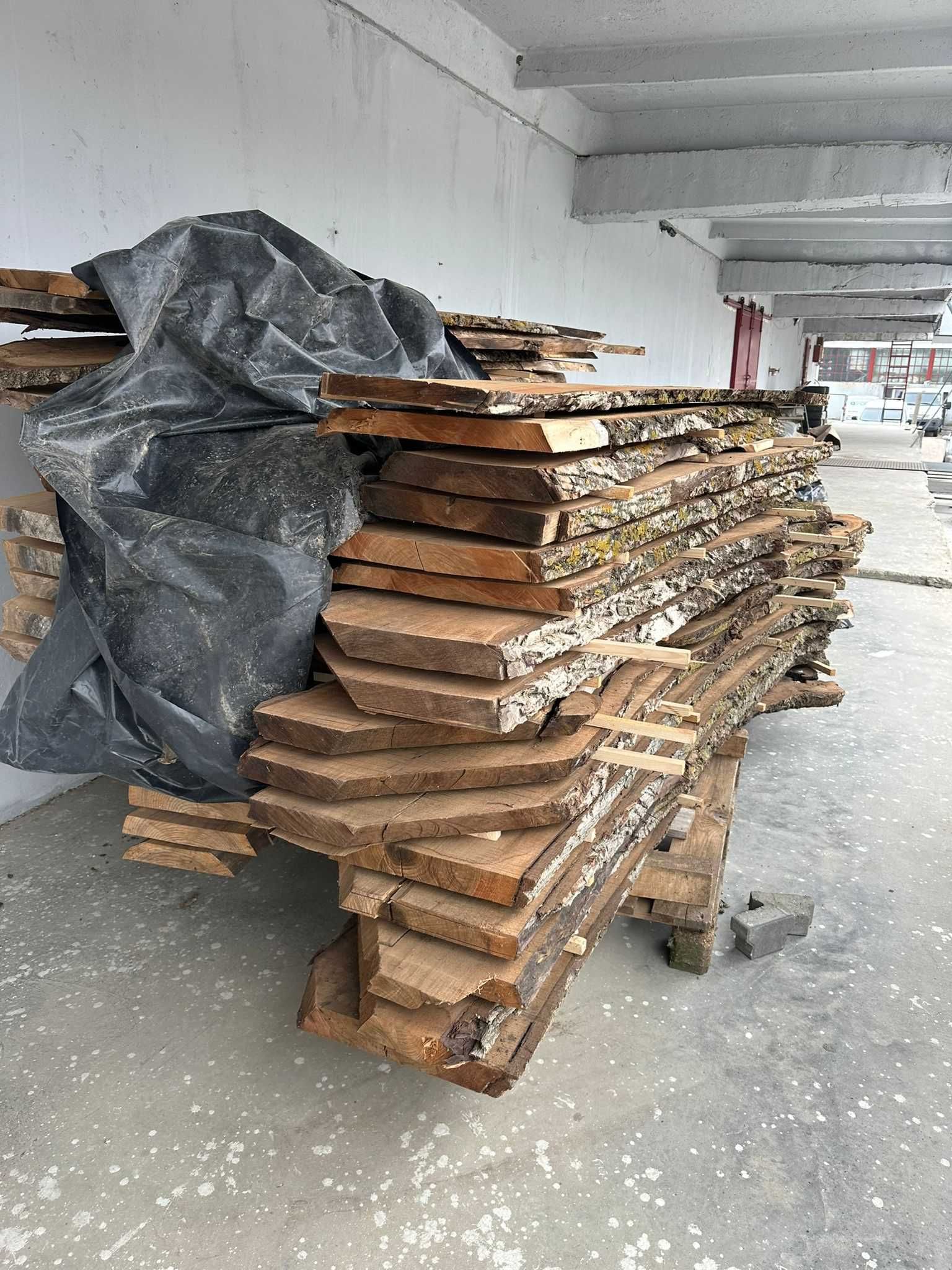 De vânzare lemn de nuc ( cherestea uscată)