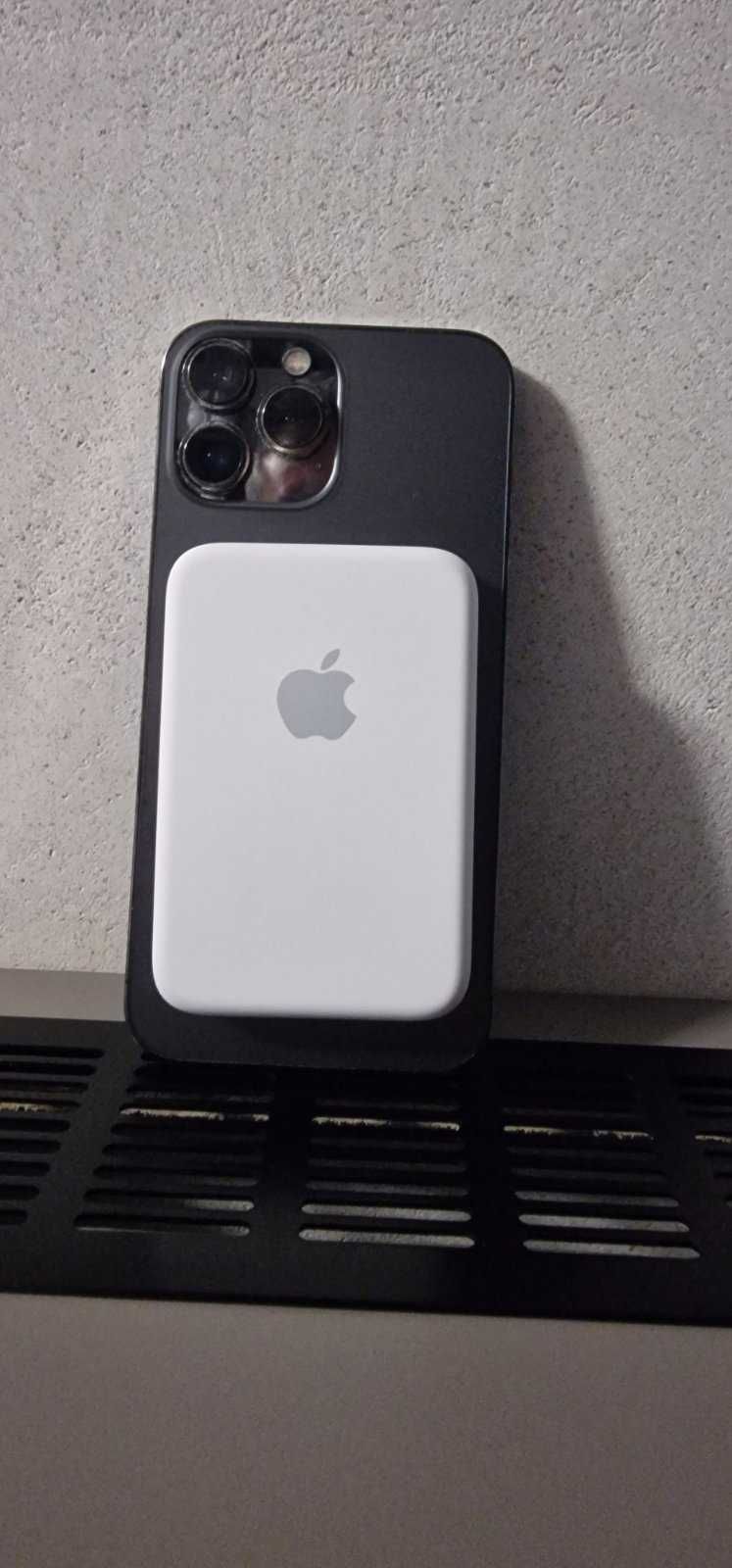 Продавам apple mag safe battey.Бежично зареждане на телефон