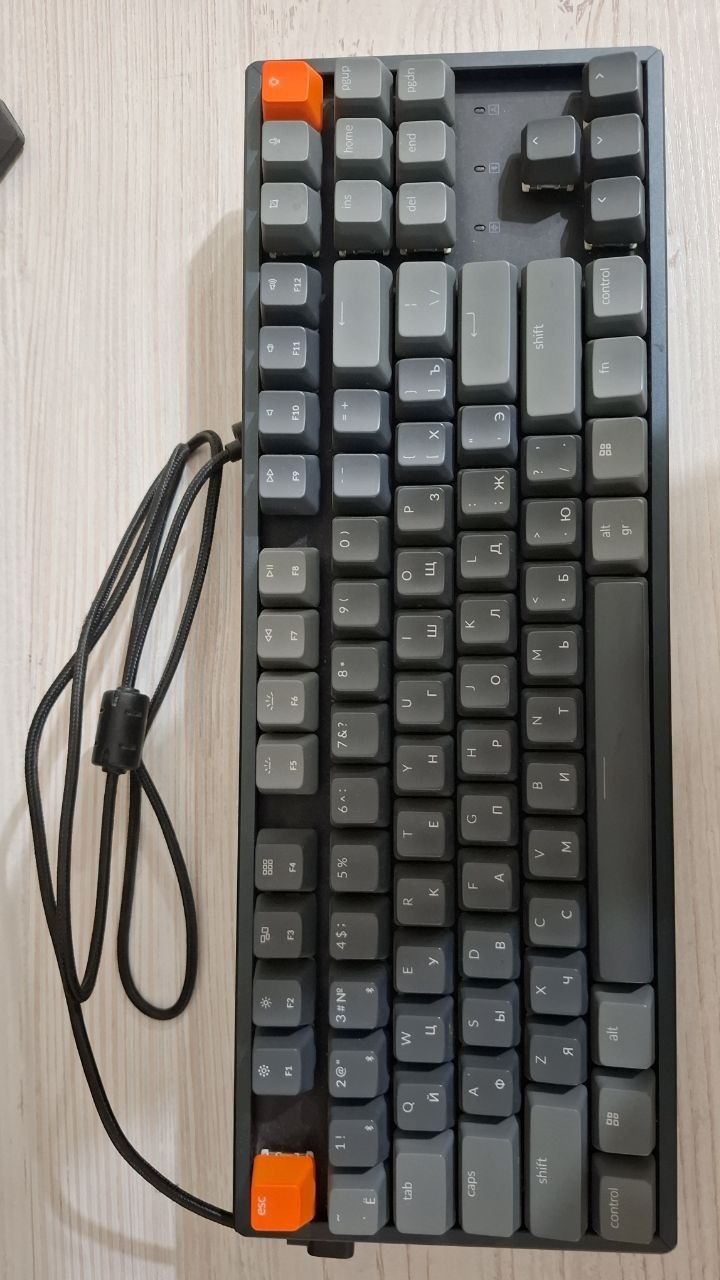 Orginal Keychron k8 + REDRAGON Bluetooth калонка