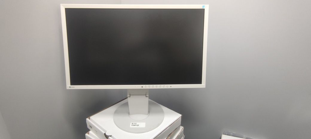 Монитор  ELZA 22"
