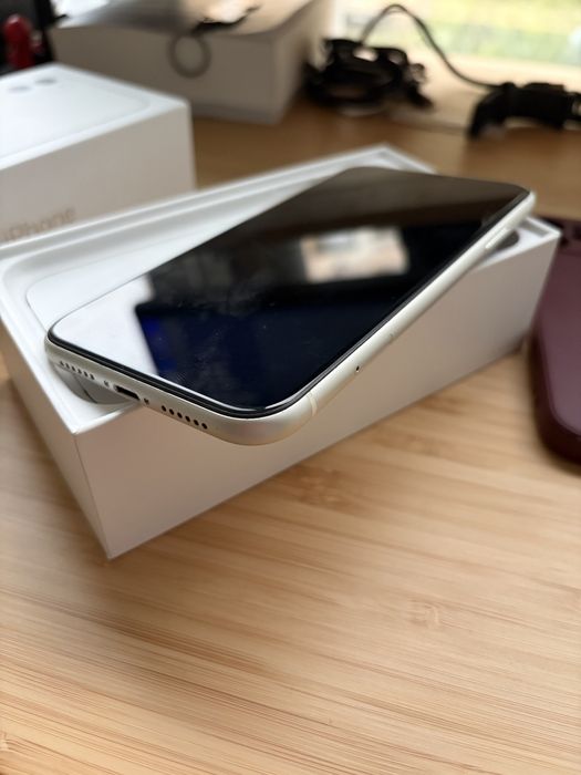 iPhone 11 - 64GB