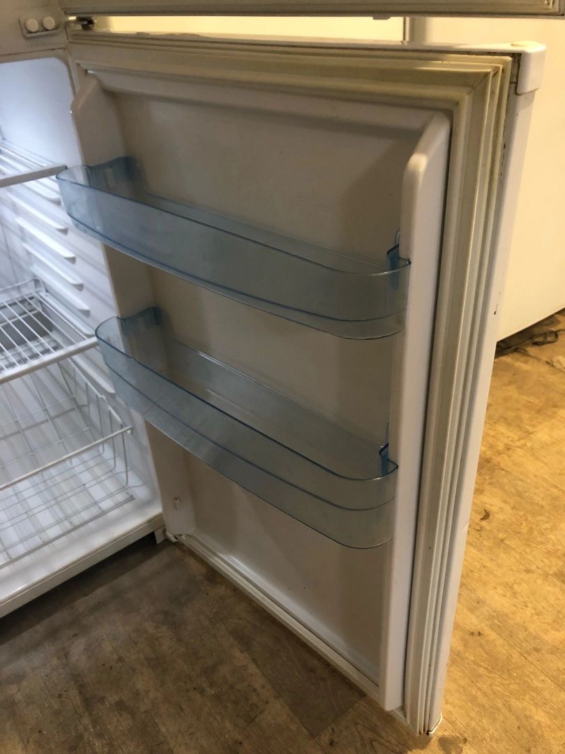 Холодильник Бирюса. Свежий