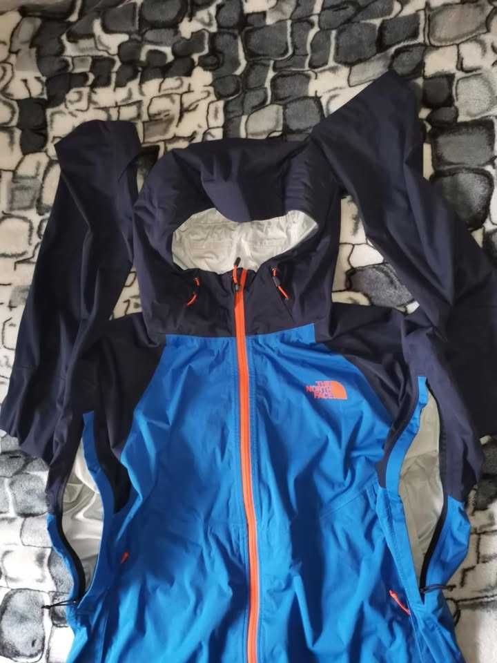 THE NORTH FACE DryVent
Мъжко водоустойчиво яке Перфектно състояние