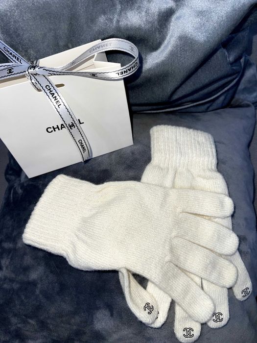 chanel ръкавици зимни унисекс плетени бели шампанско шанел аксесоар