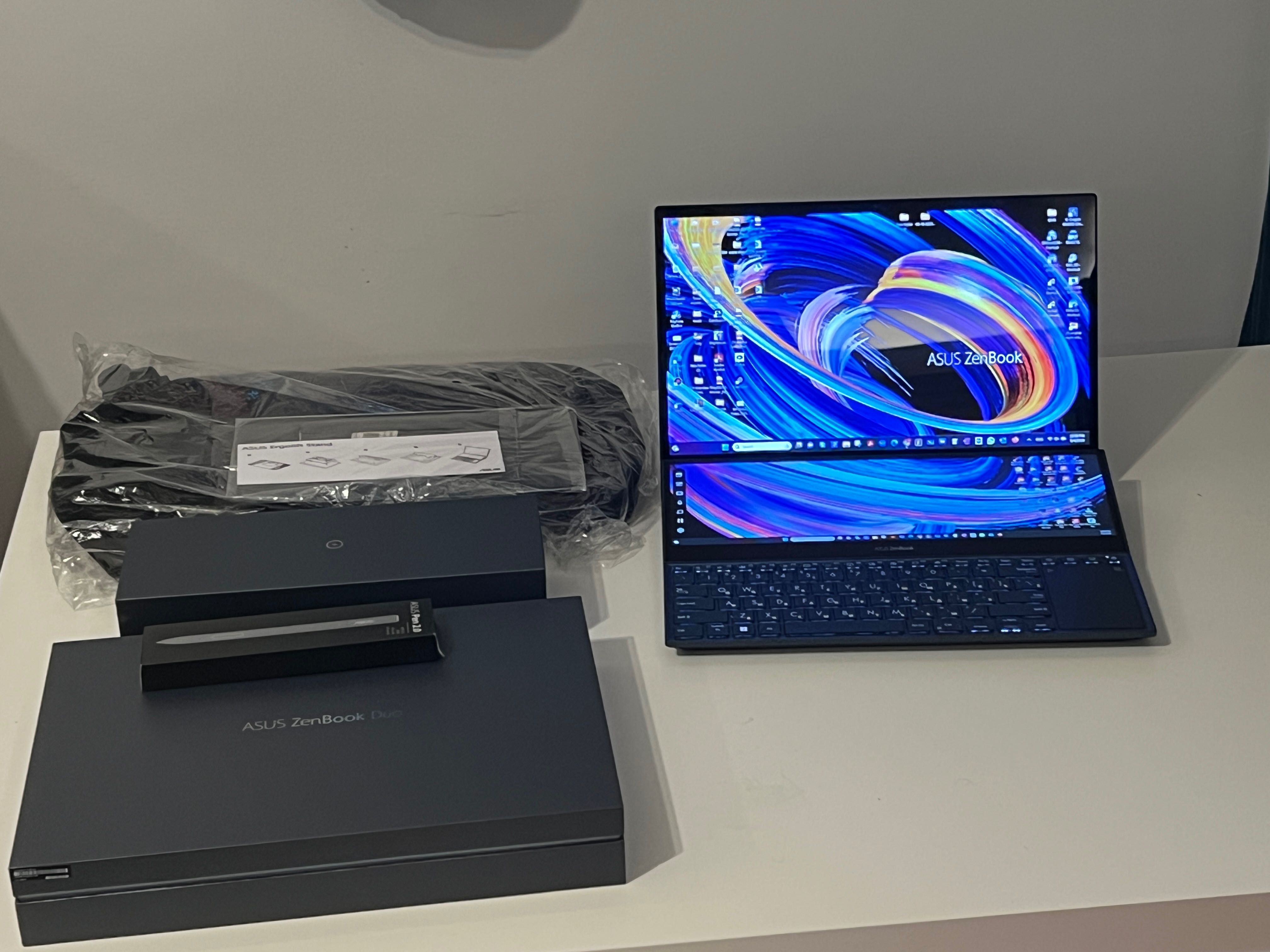 Laptop ASUS ZenBook Pro Duo OLED UX582ZW-H2021X