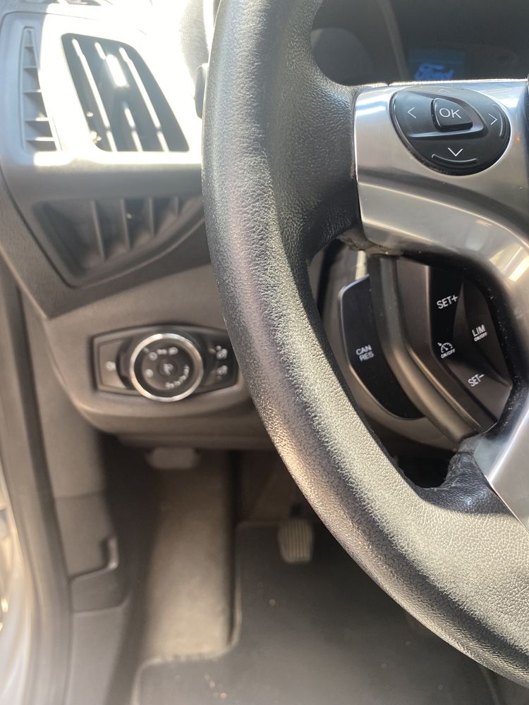 Ford connect 1.6 tdci перфектна и обслужена.