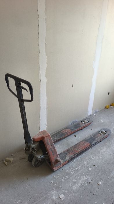 Продам рохлю 2.5т грузоподъёмность