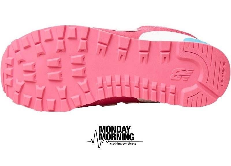 New Balance • 574