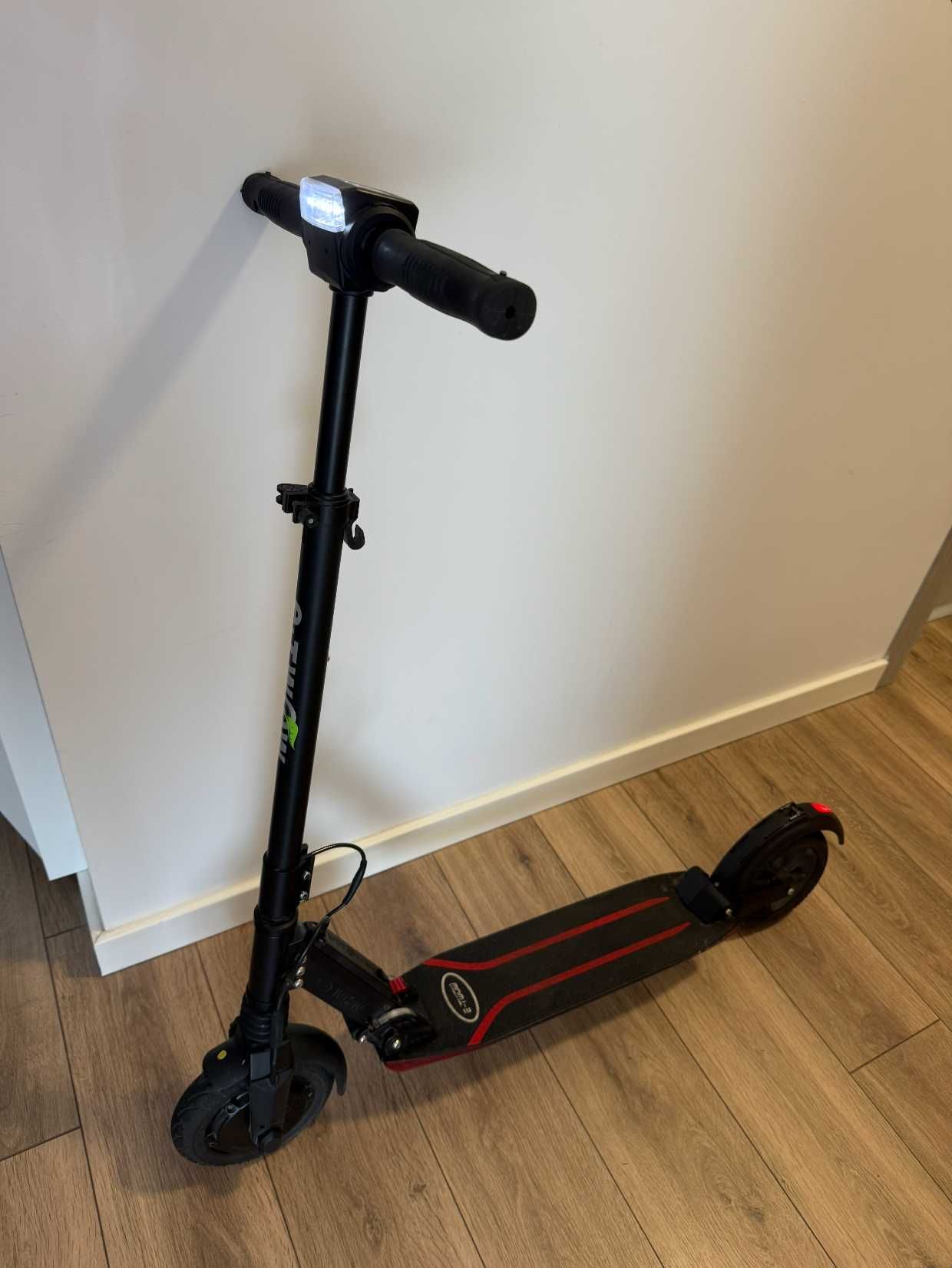 Trotineta electrica E-TWOW Booster Plus S - Negru