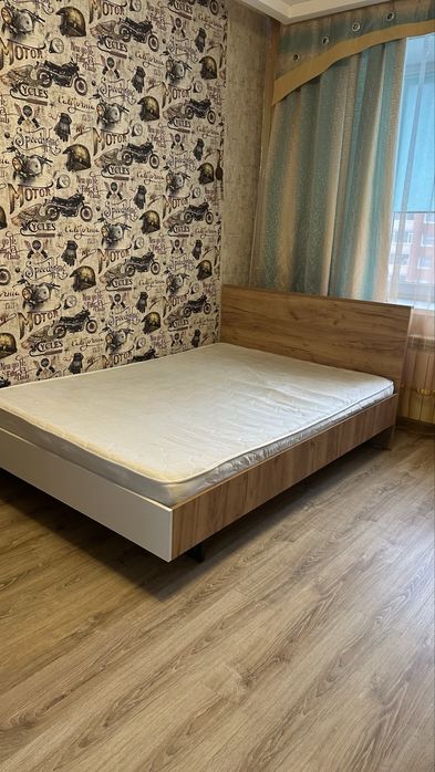 Кровать с матрасом, состояние идеальное 25000