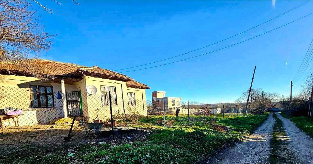 Продава се Къща в с. Равна гора, Област Варна - 55 кв.м за 828 €/кв.м - Снимка #3