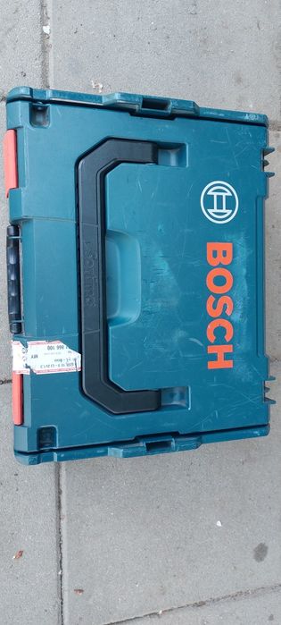 Продавам акумулаторна бормашина син Bosch