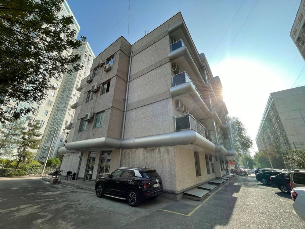 Продаётся здание. Улица Нукускуя Ор; Капитал банк 2500 кв.м