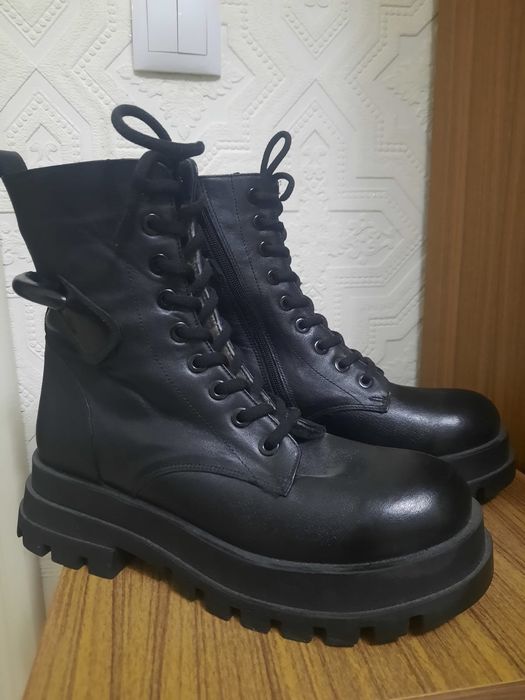 Продам новые сапоги !