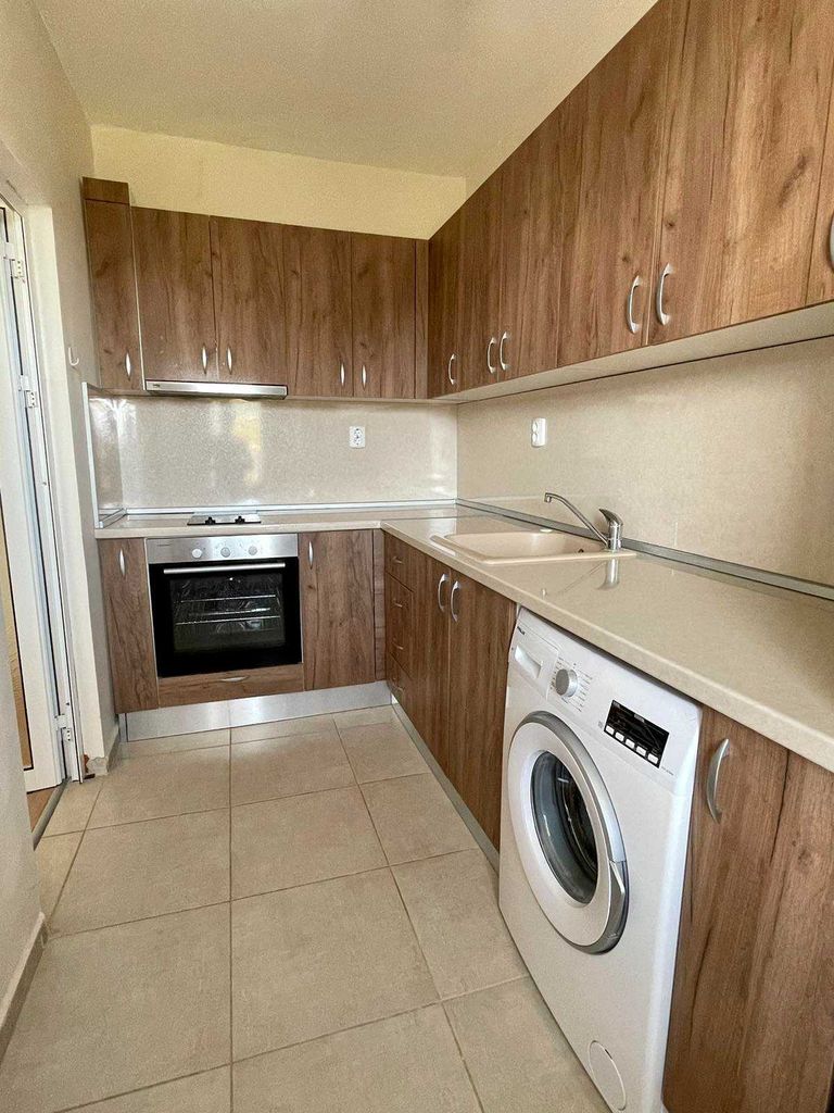 Дава се под наем Тристаен апартамент в Пловдив, Мараша - 98 кв.м за 612 € - Снимка #1