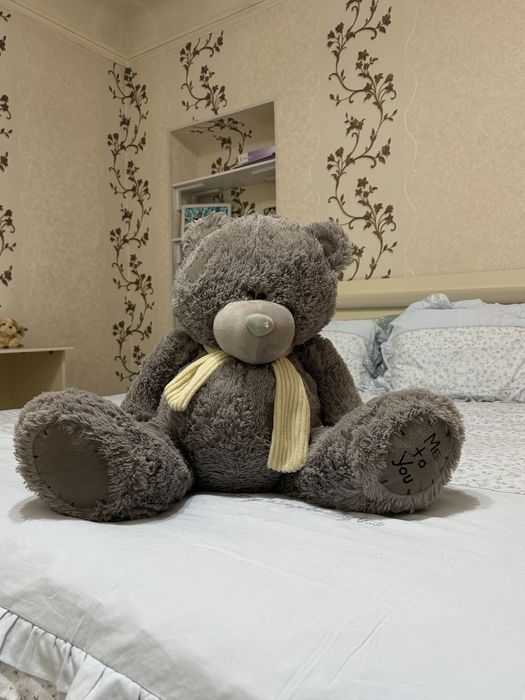 Teddy Ayiqcha sotiladi, narxi kelishiladi, Holati juda yaxshi.