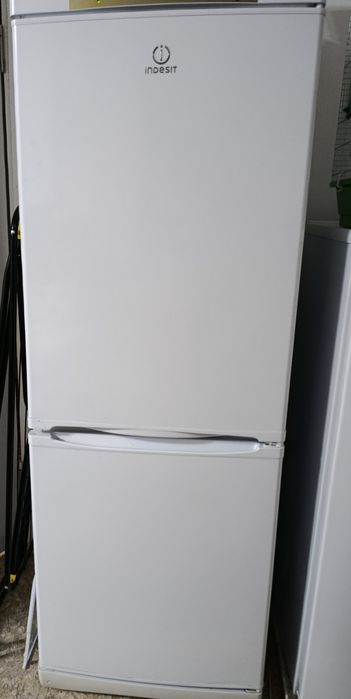 Холодильник Indesit