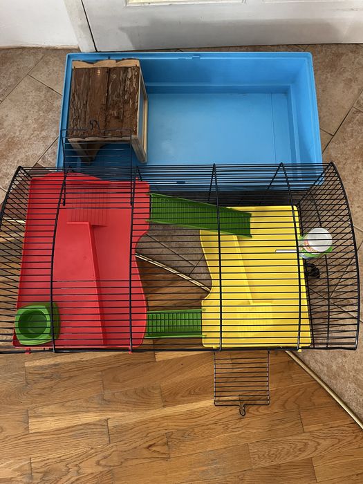 Голяма клетка за гризачи с етажи и къщичка
